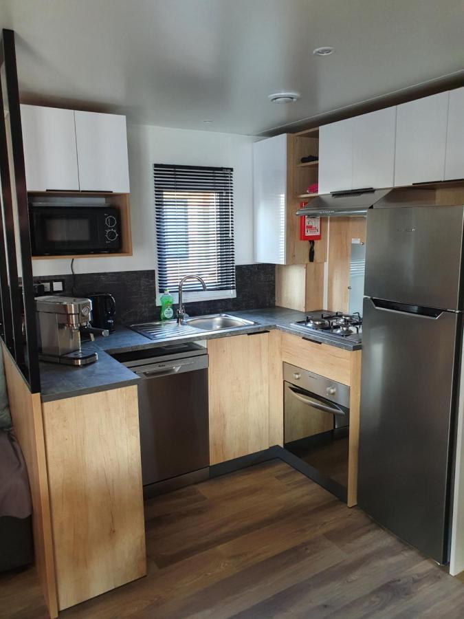 Mobilhome Camping Le Bosc Сен-Киприен Екстериор снимка